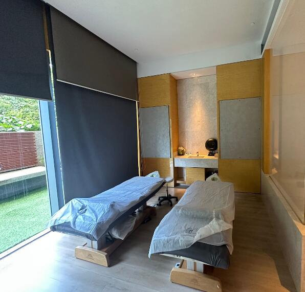 Spa treatment room